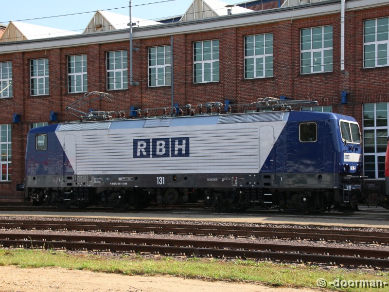 143 305-1 b - RBH 131.JPG