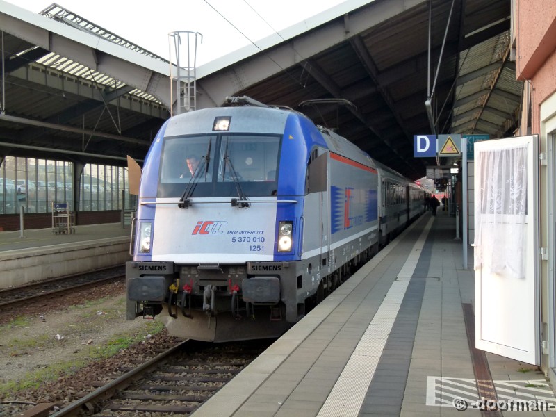 370 010 a.jpg