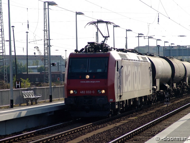 482 032-0.jpg