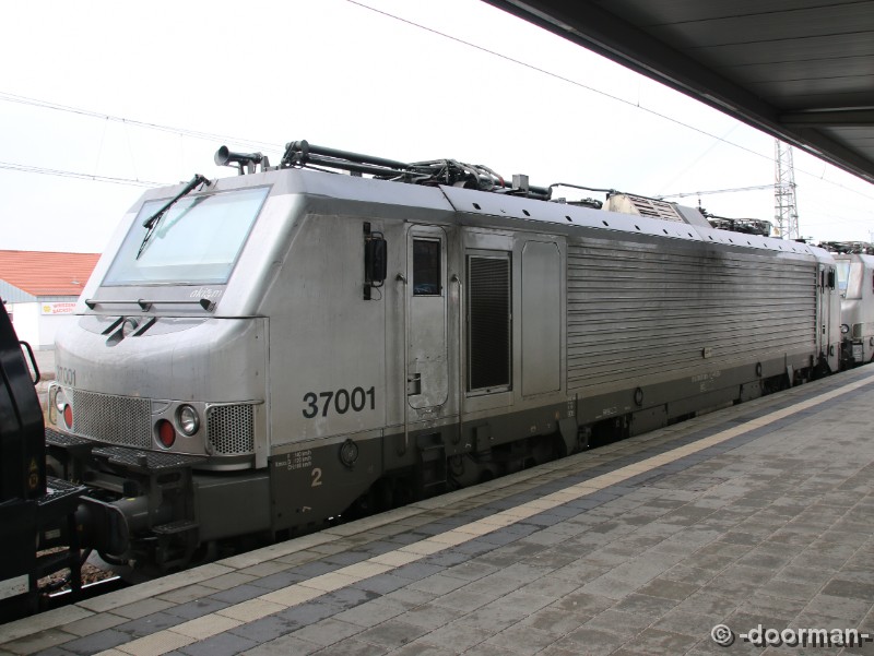 E37 001.JPG